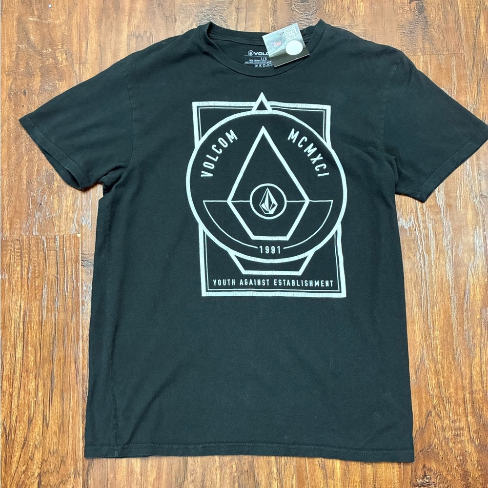 Vintage Volcom Black and White Graphic Tee Size Large #S12
